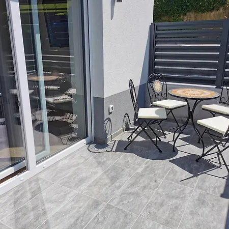 Apartman Naia *