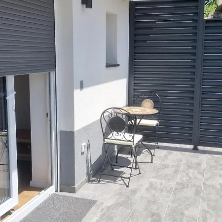 Apartment Naia *